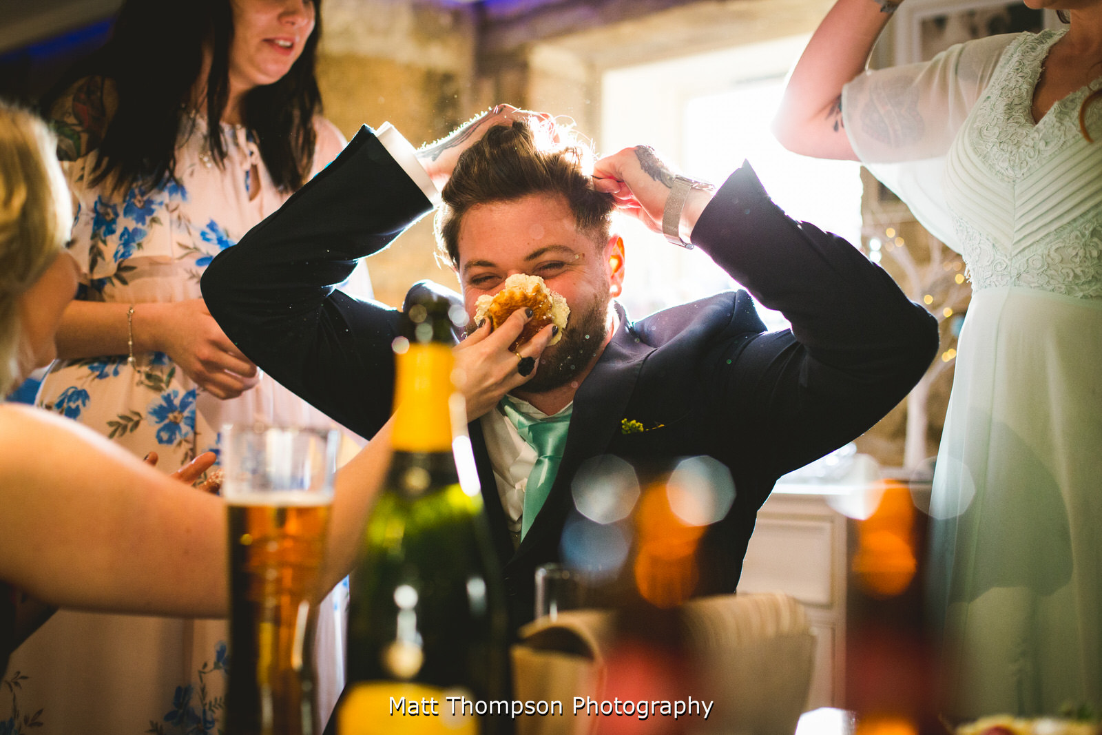 wedding cake smash in the face