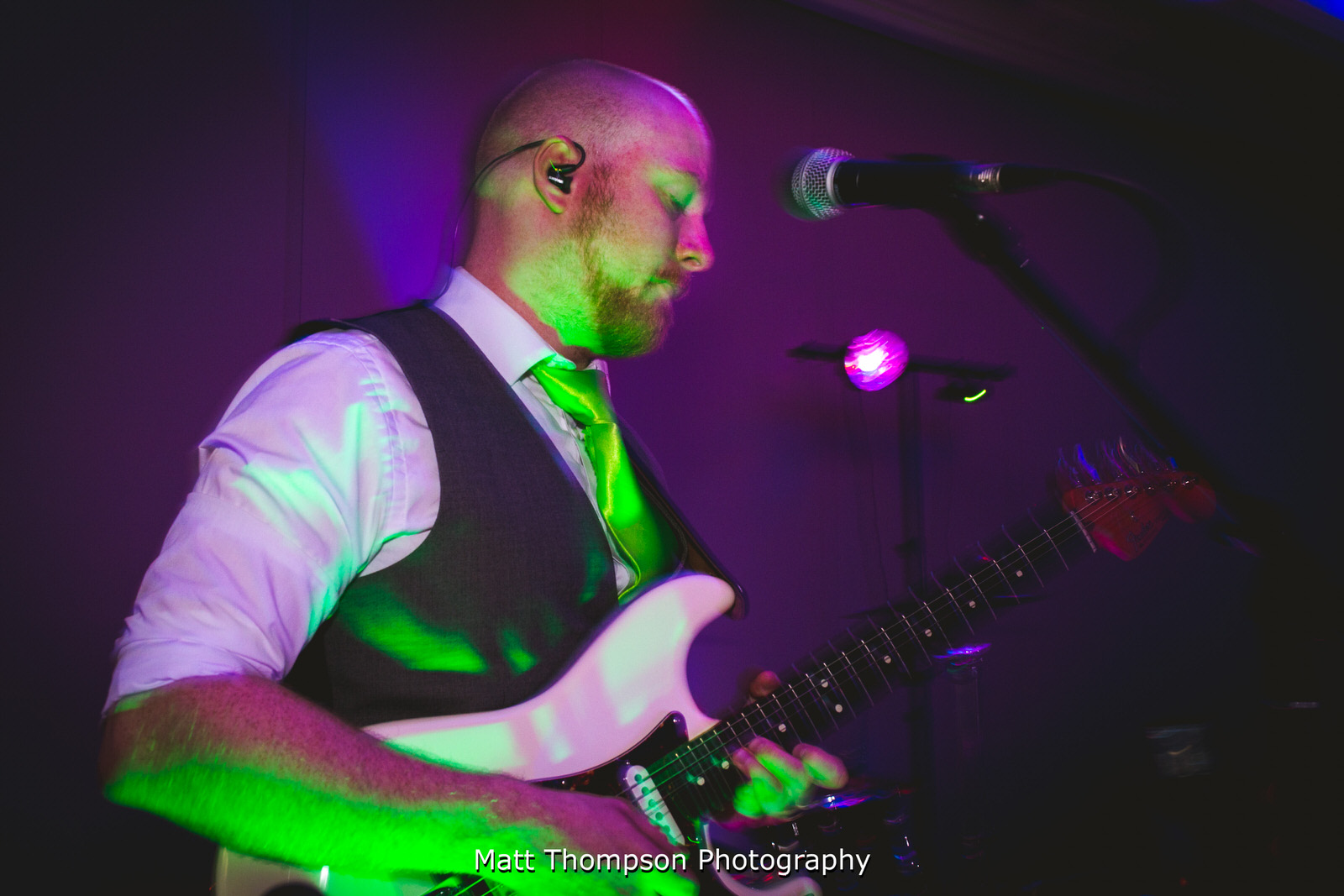 guitarist at wedding