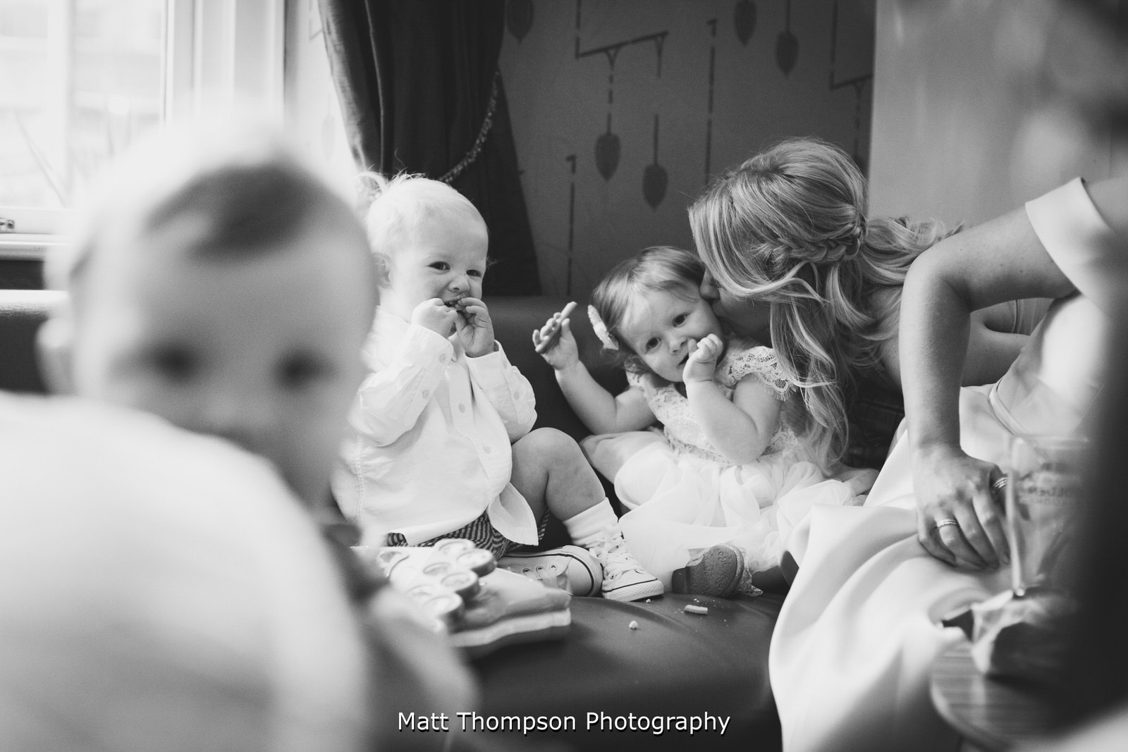 kids at wedding