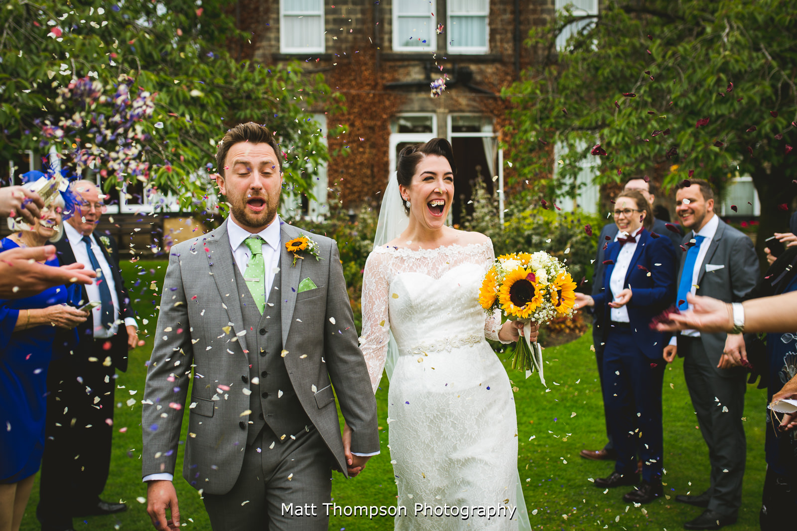 confetti throwing in face