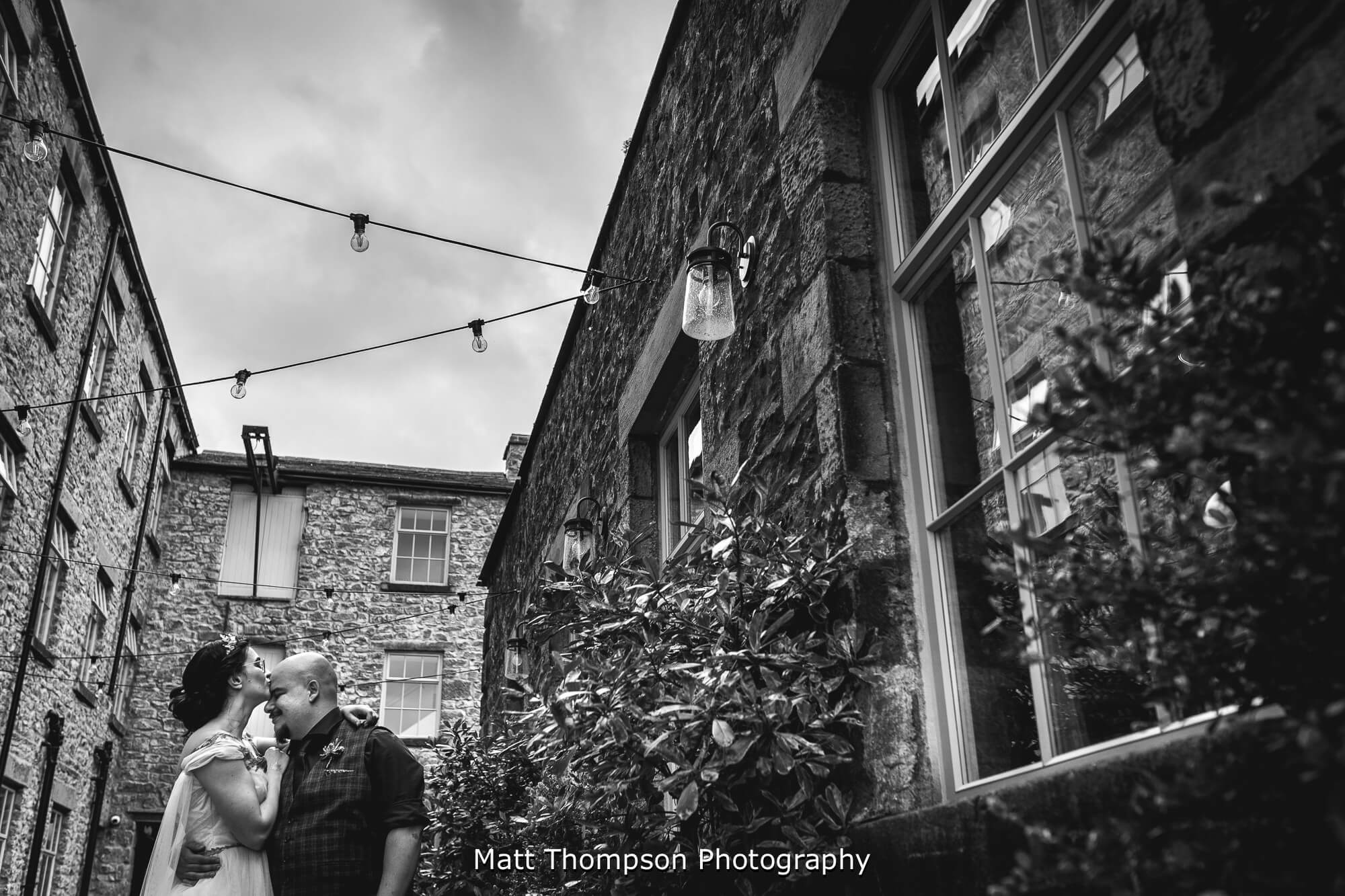 Relaxed wedding photos