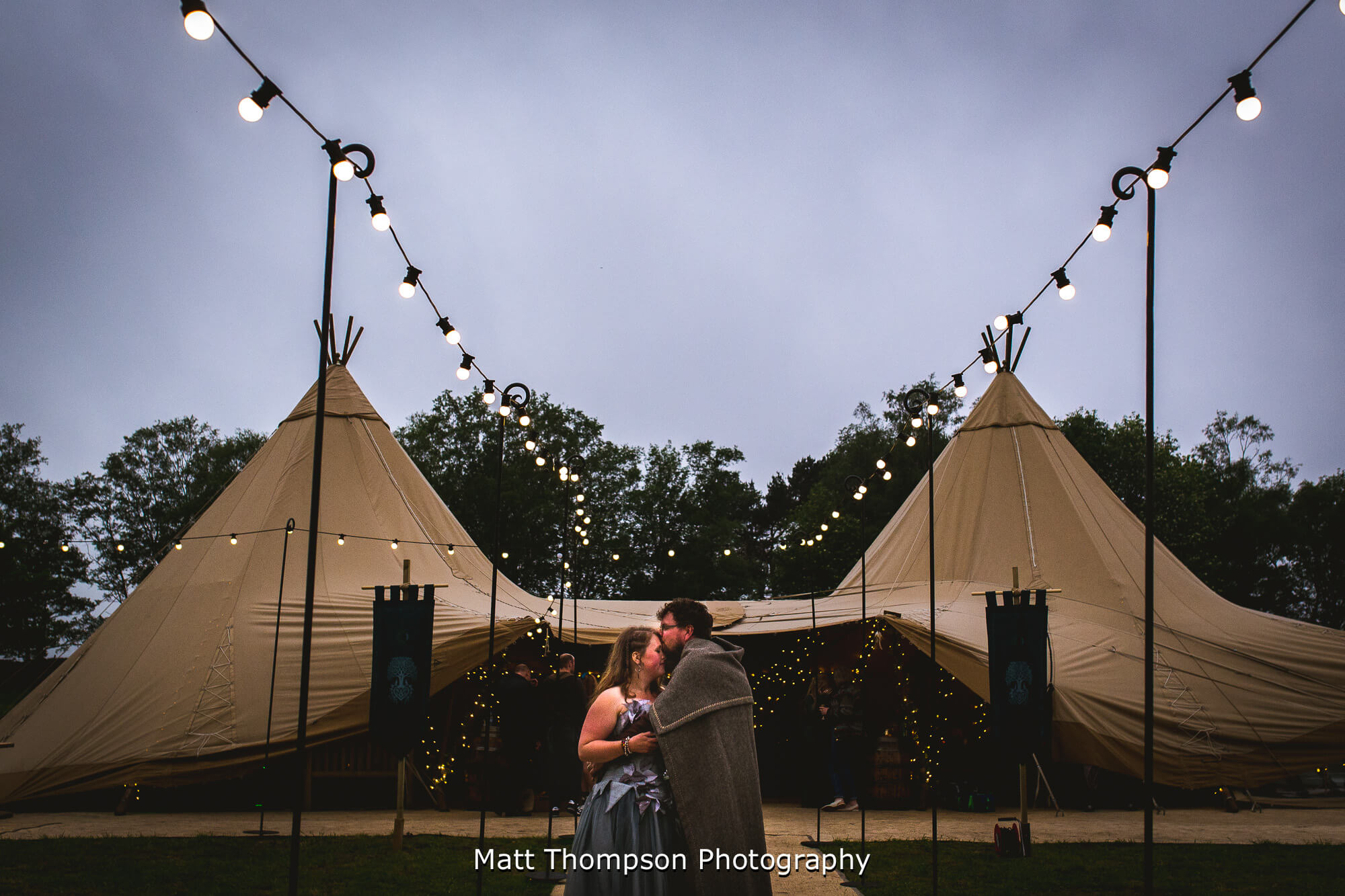 Evening wedding photos at hope valley