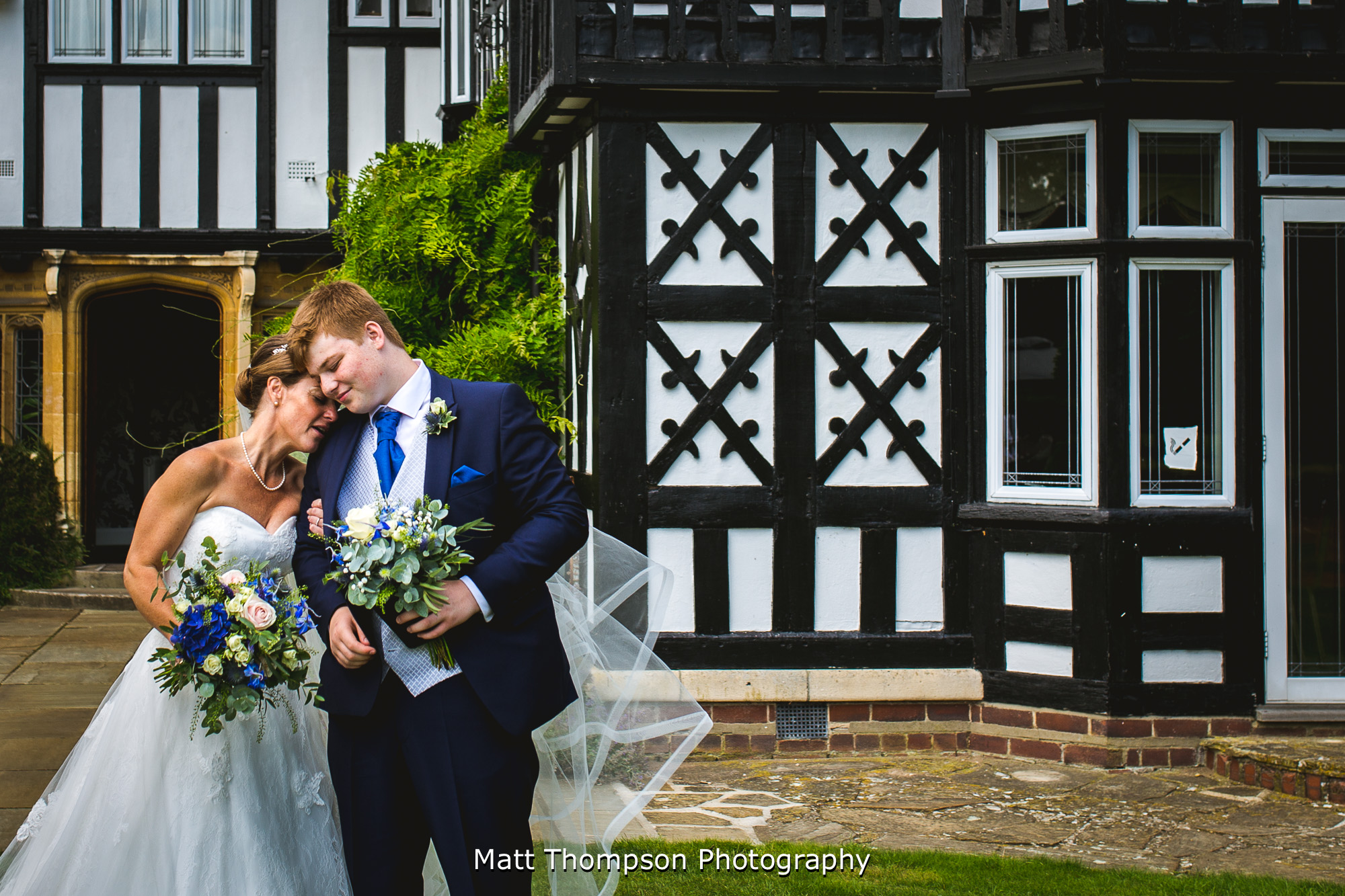 bride and her son moment