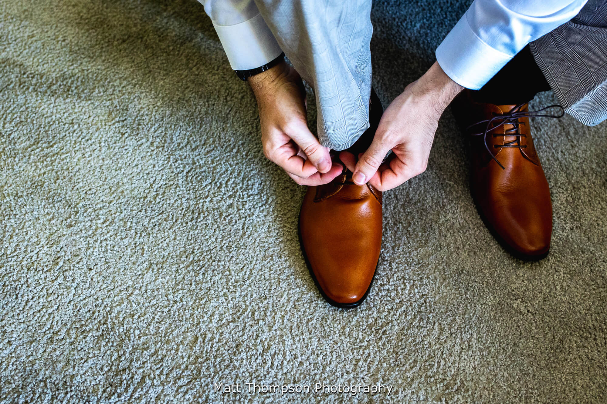 tieing shoes