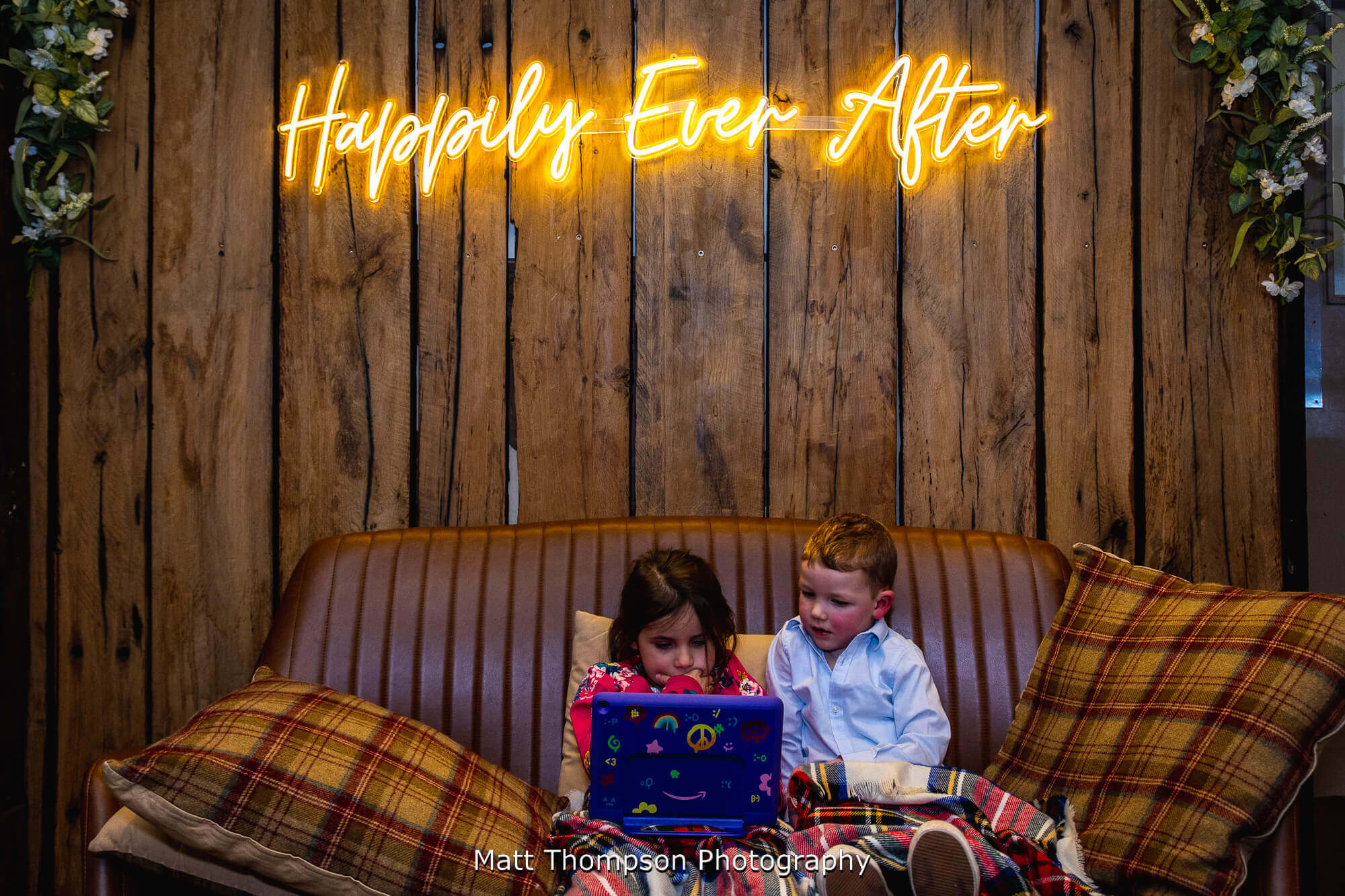 kids at wedding fleece inn
