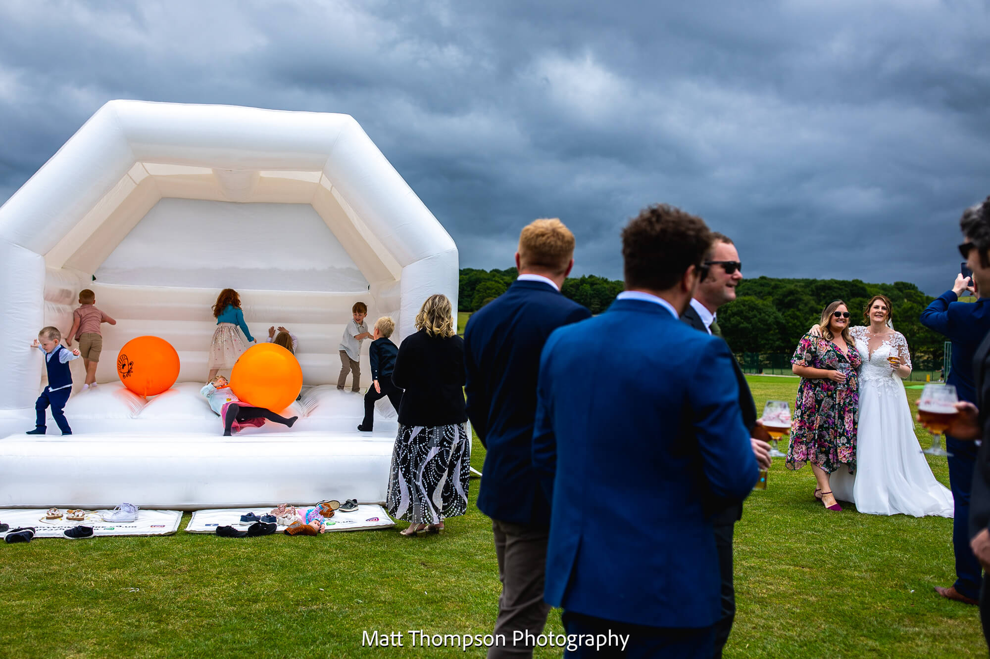 wedding photography of guests