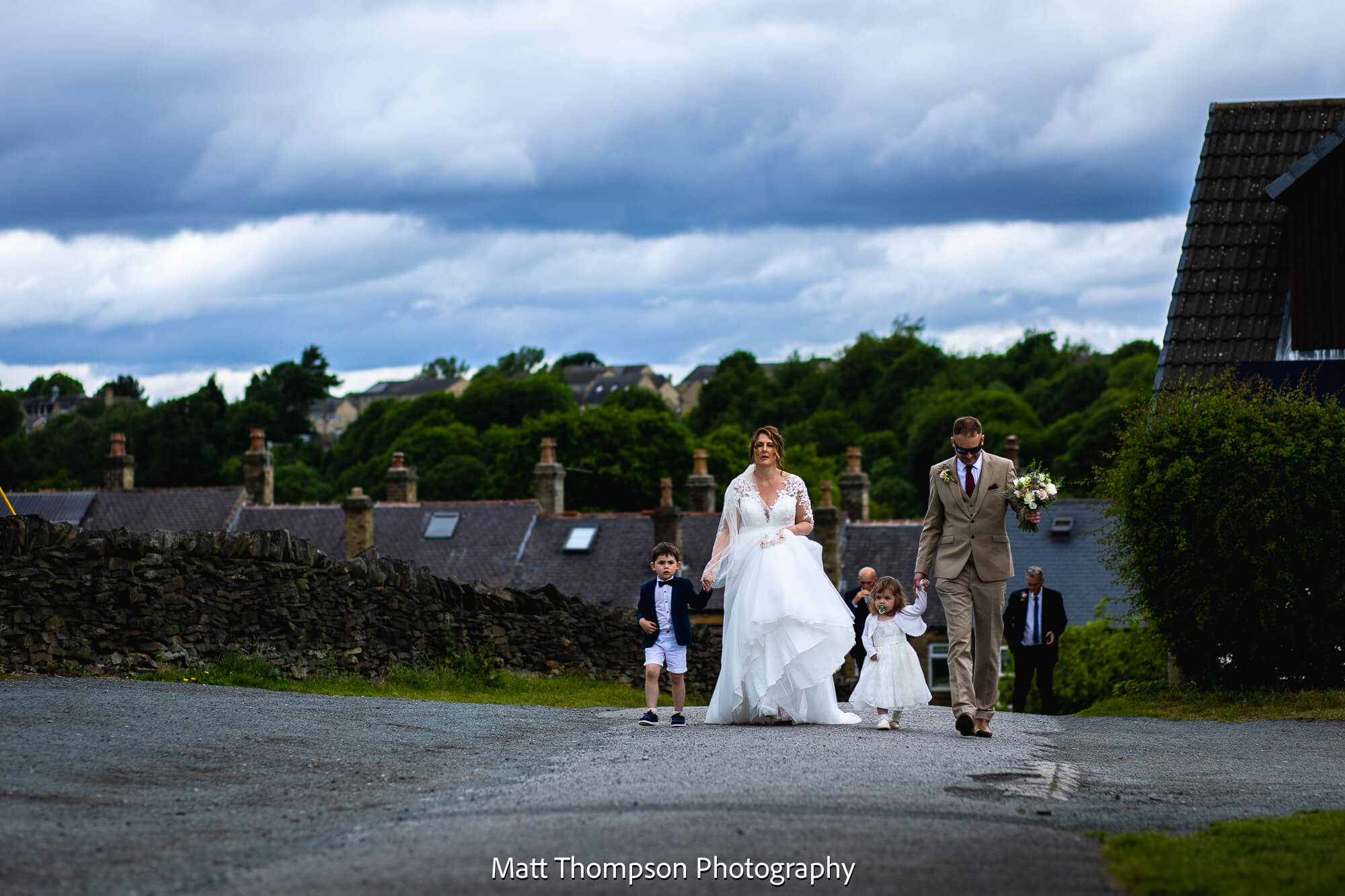 wedding family in kirkburton